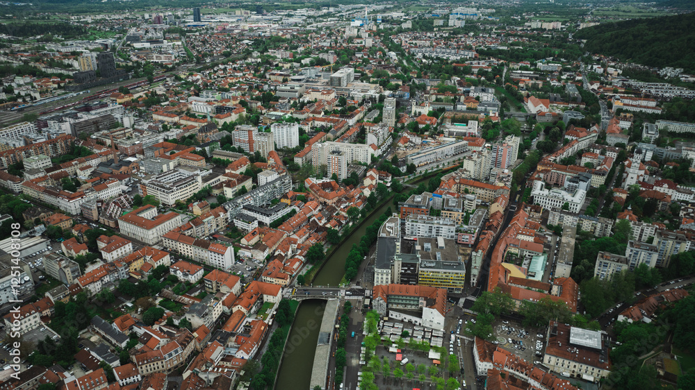 Obraz premium Establishing Aerial view of Ljubljana Castle on hill in historical city. Capital of Slovenia, Central Europe.