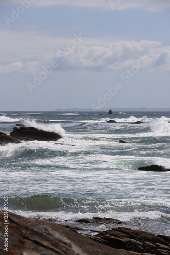 Obraz na płótnie waves with storm crashing on rocks in Quiberon, France w salonie