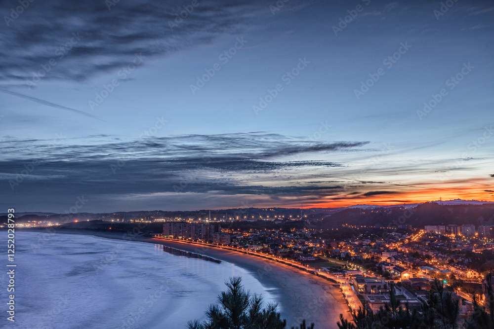 Obraz premium First and last lights. The first lights of the day and the last lights of the city