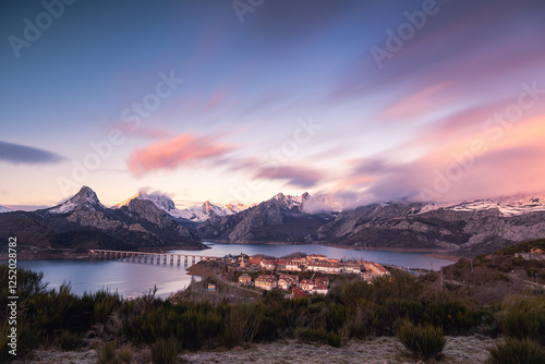 Winter sunrises. Despite the cold, you have to photograph the sunrise