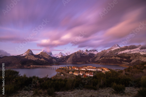 Winter sunrises. Despite the cold, you have to photograph the sunrise
