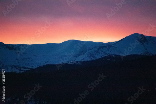 Fotografía Lingering Light Over the Rocky Mountains
