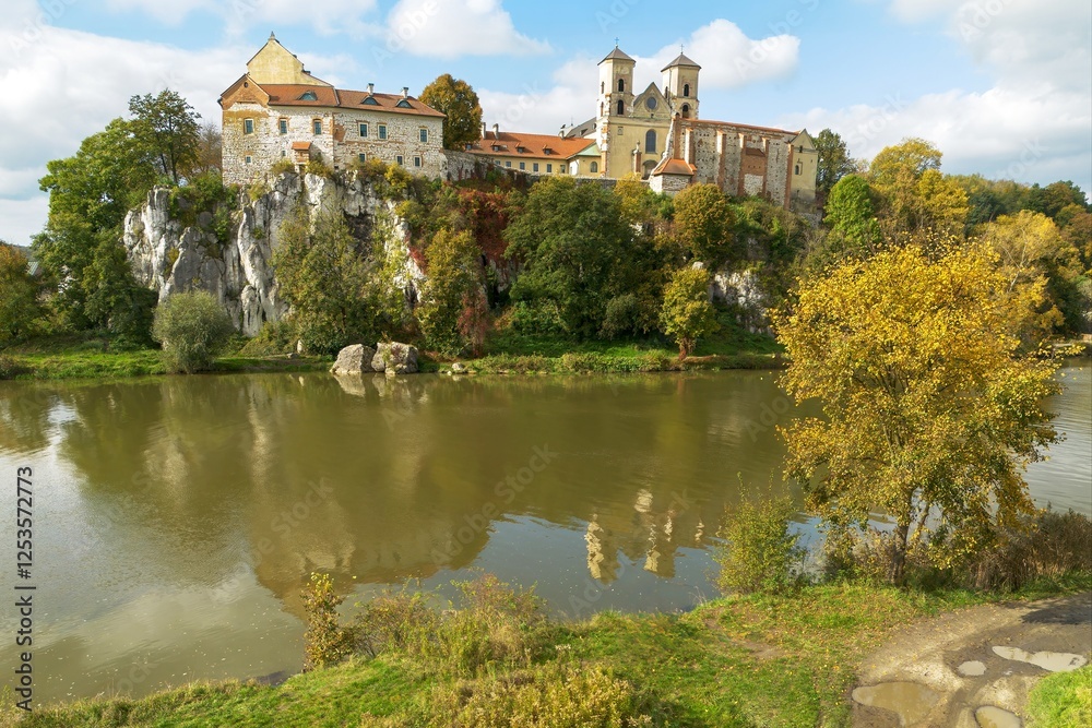 Obraz premium Historic Tyniec Abbey above Vistula River