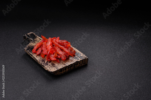 Dried chicken slices, jerky, with cherry or plum flavor, salt and spices