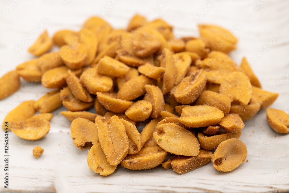 Roasted peanuts with red chili pepper