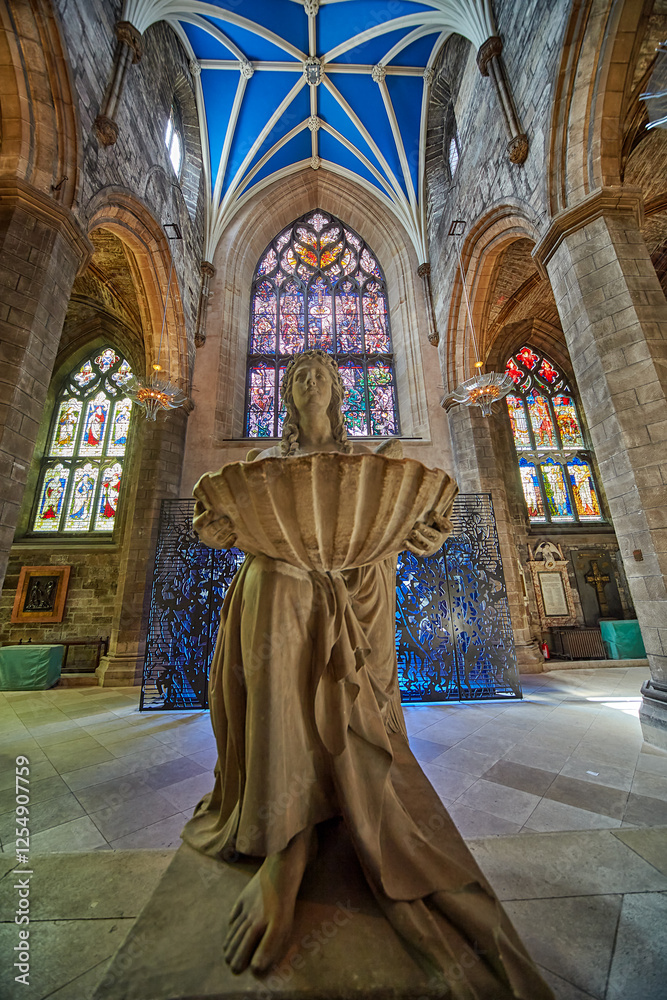 Statues of angels in the interior of of St Giles Cathedral. Edinburgh. Scotland Statues of angels in the interior of of St Giles Cathedral. Edinburgh. Scotland