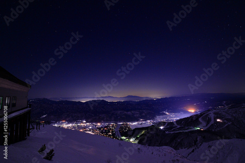 北アルプス八方尾根から望む冬の夜景 photo