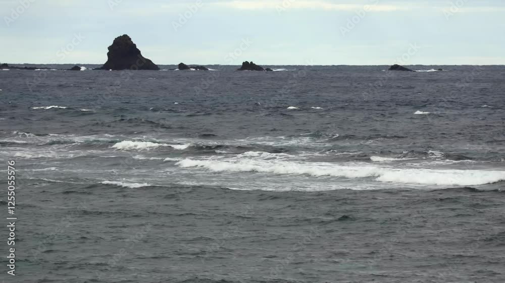 奄美大島、冬の海、波 奄美大島、冬の海、波