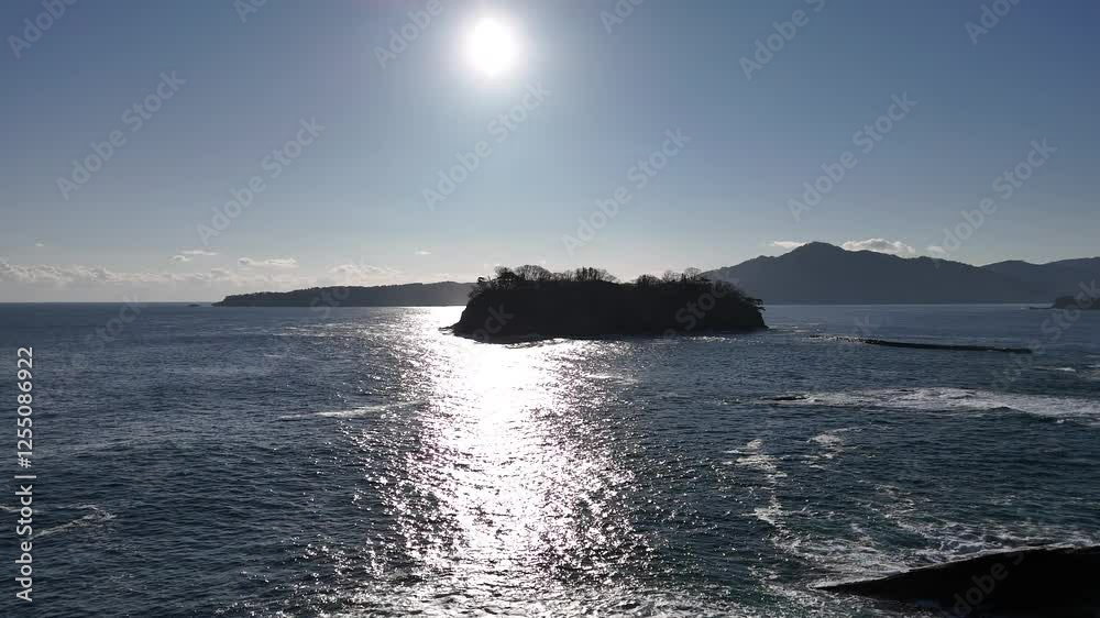 潮吹穴付近の海と島（空撮） - 岩手県宮古市,日本