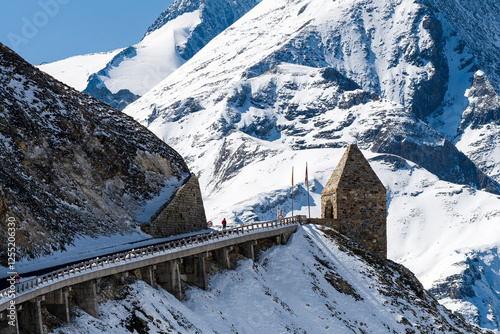 Auf der Großglockner-Hochalpenstraße im Herbst mit Blick auf Fuscher Törl	 photo