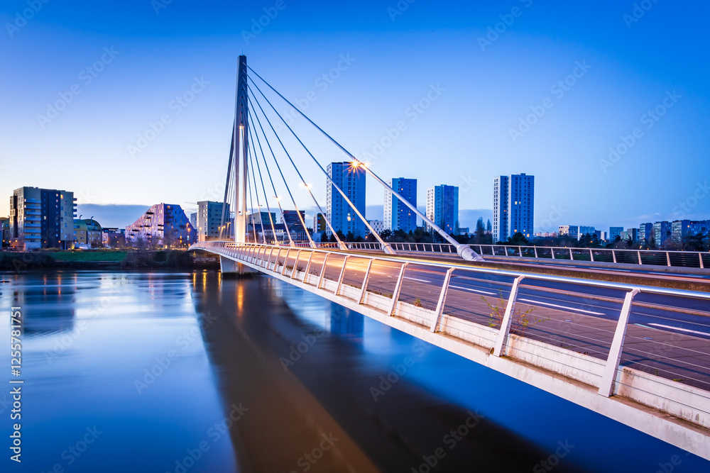 Obraz premium Pont Eric Tabarly à Nantes