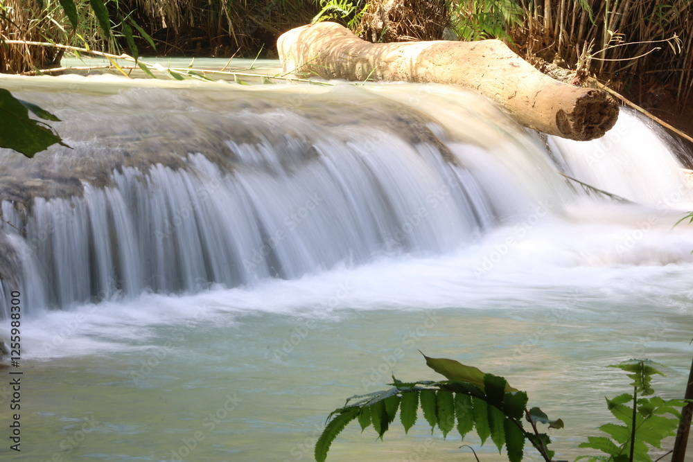 Obraz premium kouangsi waterfall in luang prabang laos