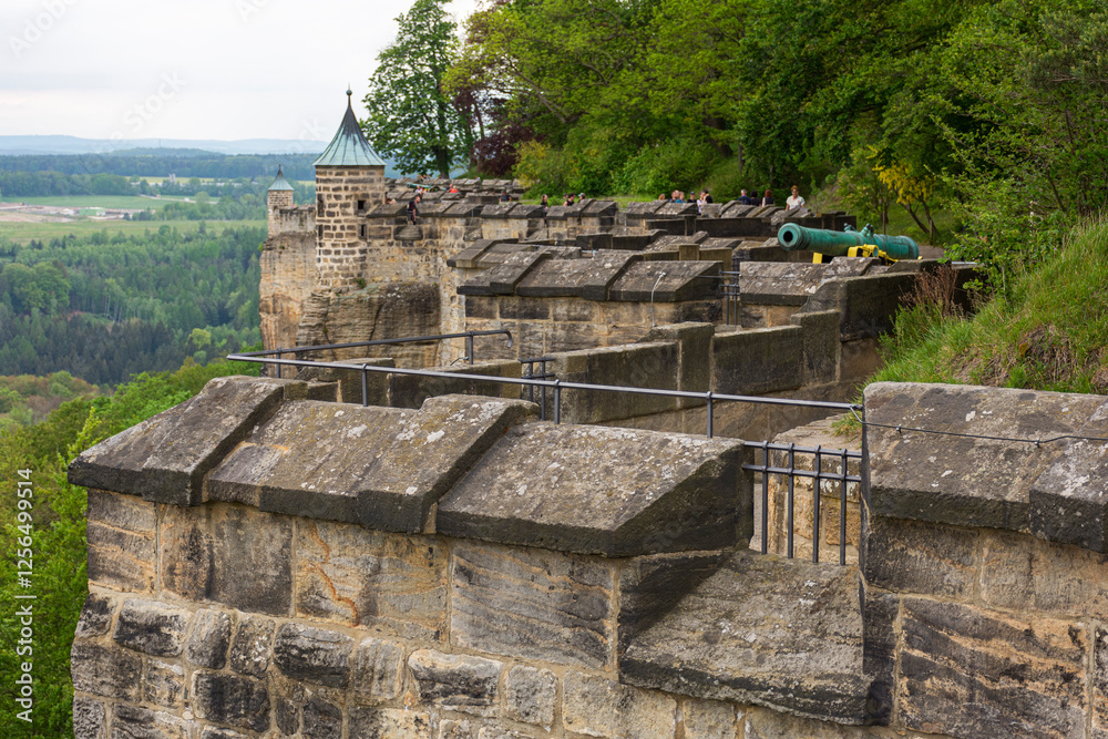 Mury twierdzy Königstein