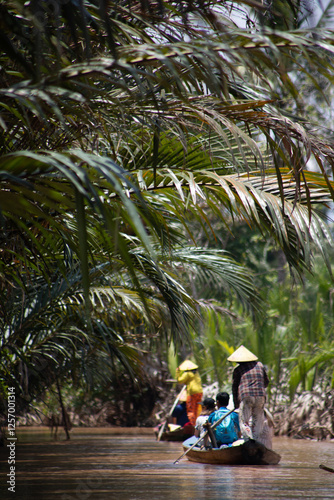 Φωτογραφία Sampan boats cruising the waterways of the Mekong Delta in Vietnam