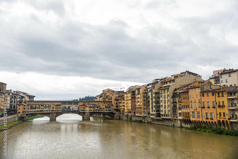 Obraz premium View of the Ponte Vecchio in Florence, Italy