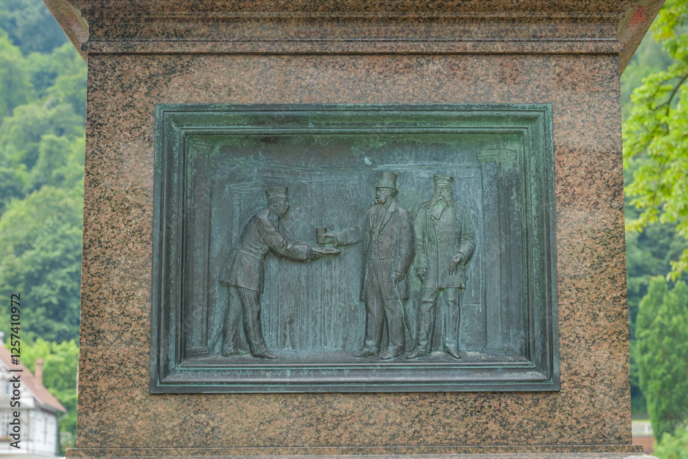 Bronzeplatte, Emser Depesche, Kaiser-Wilhelm-Denkmal im Kurpark, Bad Ems, Rheinland-Pfalz, Deutschland