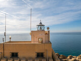 El faro maritimo de San Telmo situado en Almería (Andalucía, España), sobre la costa del mar Mediterráneo.