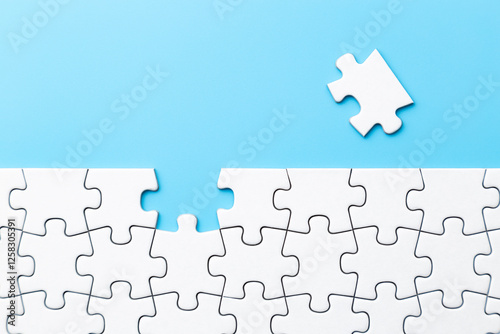 青背景に無地のジグソーパズル