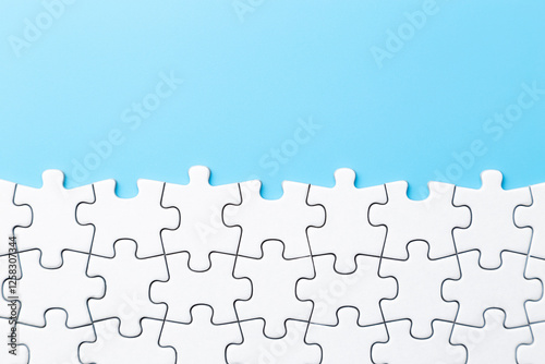 青背景に無地のジグソーパズル