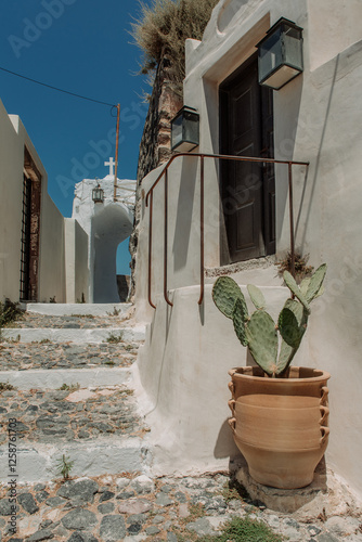 Fototapeta Naklejka Na Ścianę i Meble -  Streets in Pyrgos kallistis in summer