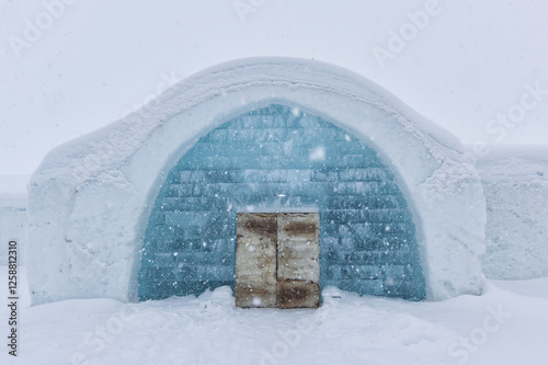Obraz na płótnie The entrance of the Ice Hotel in the north of Sweden in Kiruna w salonie