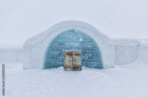 Obraz na płótnie The entrance of the Ice Hotel in the north of Sweden in Kiruna w salonie