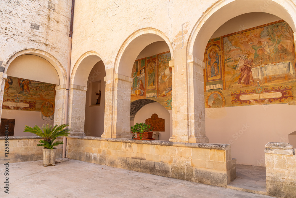 Obraz premium Fresques du cloître de la Basilica di Santa Caterina d'Alessandria, à Galatina, dans les Pouilles, Italie