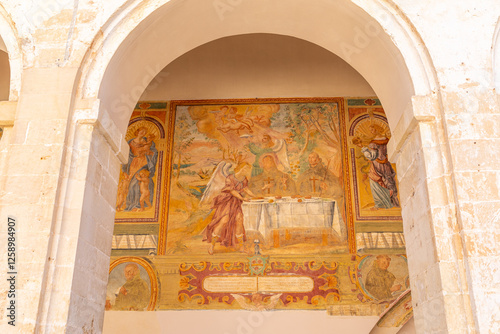 Fresques du cloître de la Basilica di Santa Caterina d'Alessandria, à Galatina, dans les Pouilles, Italie photo