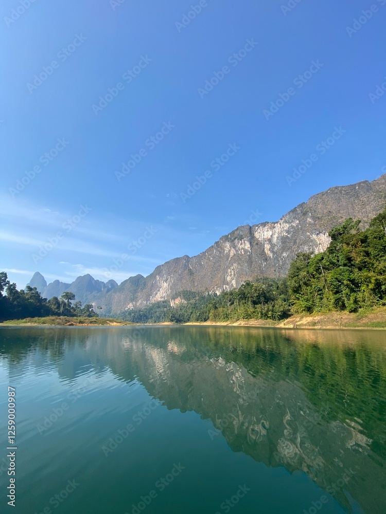 Fototapeta premium lake and mountains of Khao Sok National Park Thailand