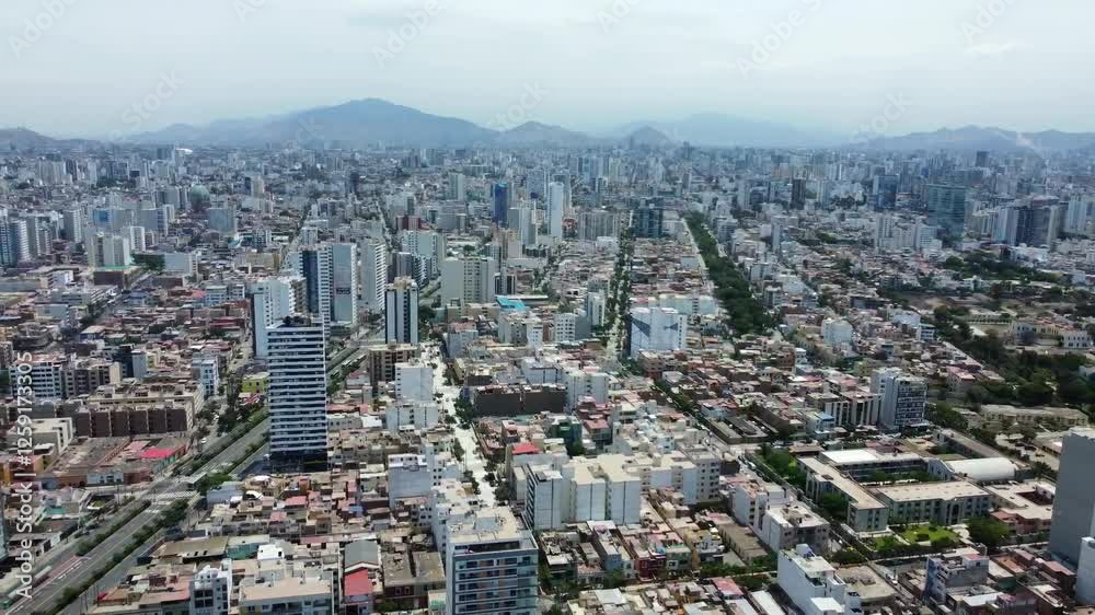 EDIFICIO EN MAGDALENA LIMA PERÚ 