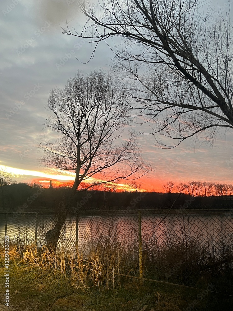 Obraz premium sunset on the river