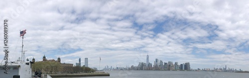 Panoramic View of New York City Skyline – Iconic Landmarks and Modern Skyscrapers