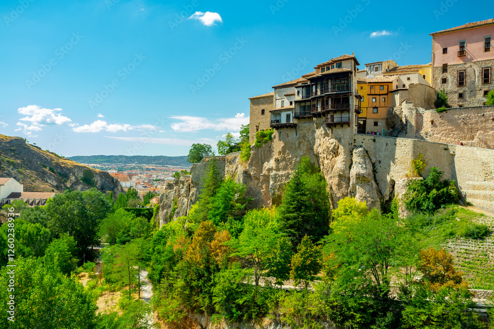 Obraz premium Cuenca, Spain. San Pablo bridge and hanging houses 