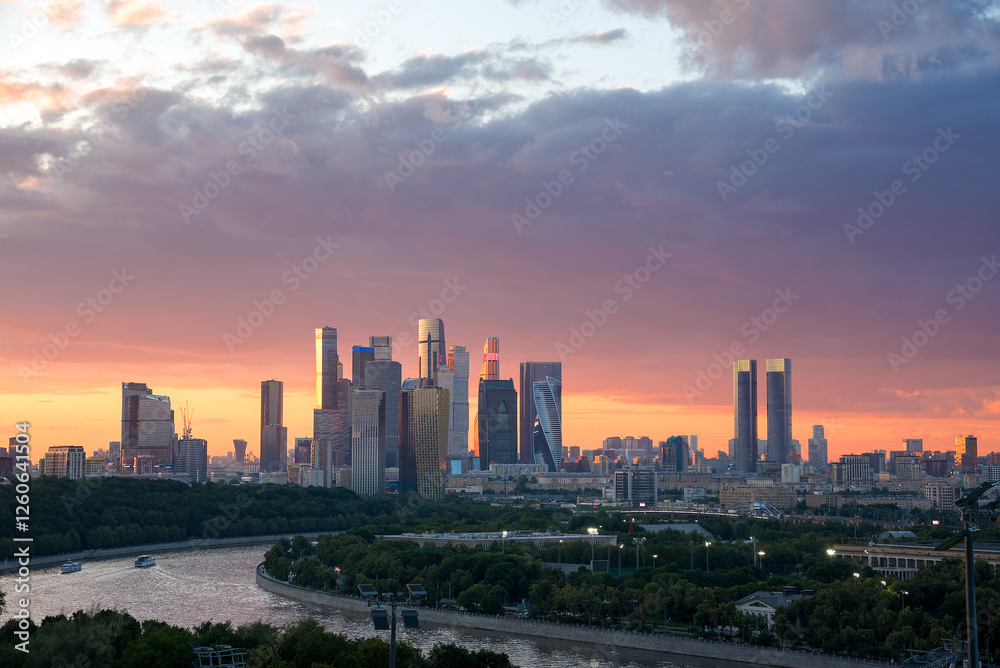 Fototapeta premium City skyline in the evening
