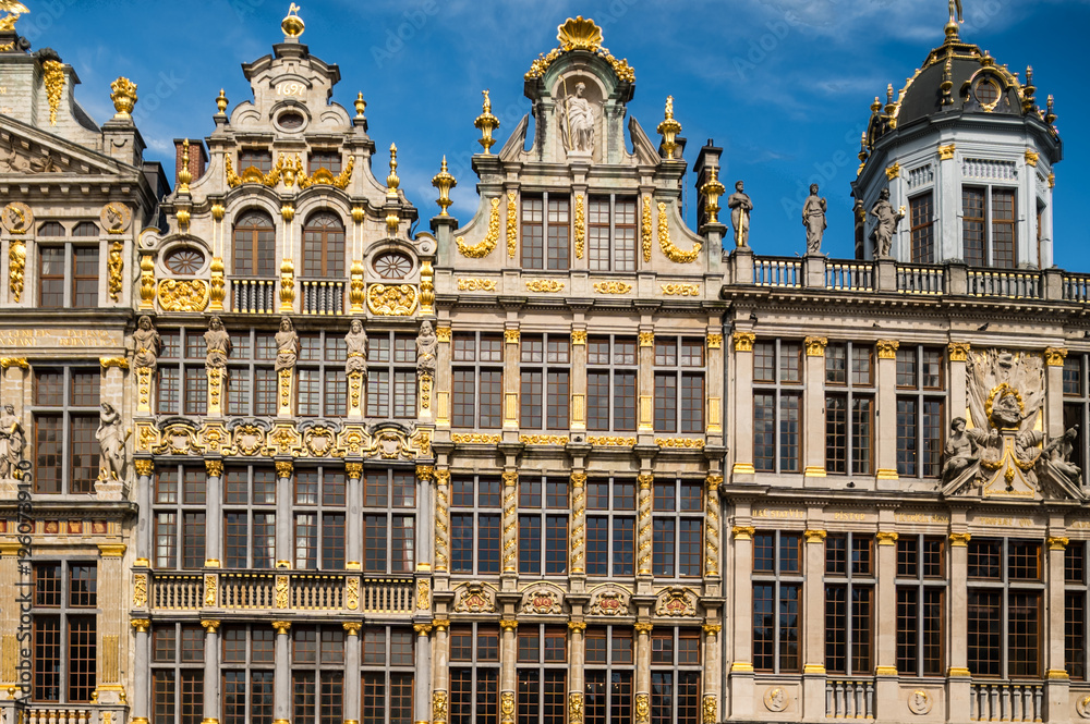 Fototapeta premium brussels belgium city street views on beautful spring day