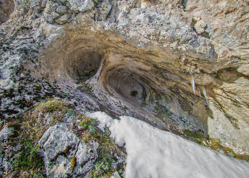 Monte Ocre e Cagno (Abruzzo) - Mountain range in central Italy photo