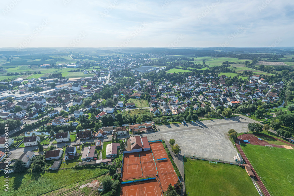 Fototapeta premium Ausblick auf Geisenfeld an der Ilm im Hopfenland Hallertau