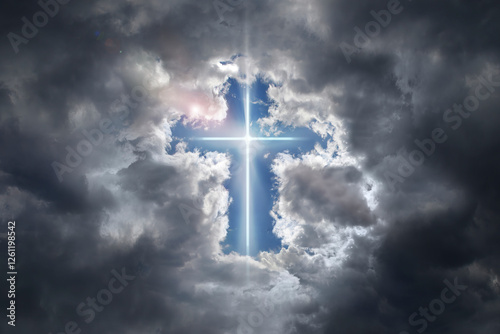 Φωτογραφία luminous cross of clouds in the sky, heaven, enlightenment