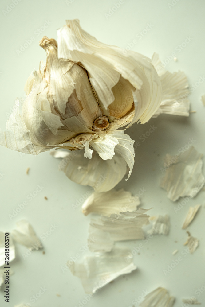 Fototapeta premium Close up garlic peeled