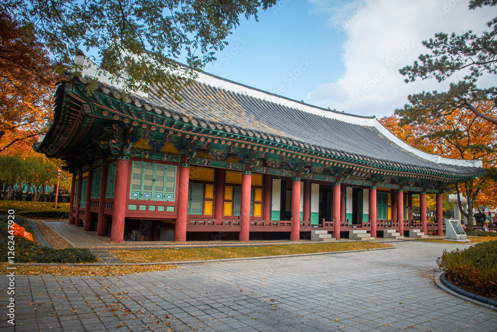 Fototapeta premium Gyeongsang Gamyeong Park in Daegu is a historic site with traditional buildings and gardens, once a regional government office in the Joseon era.