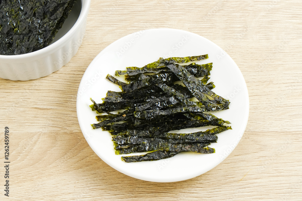 Sliced Seaweed, salted nori laver sheet
Sliced Seaweed, salted nori laver sheet