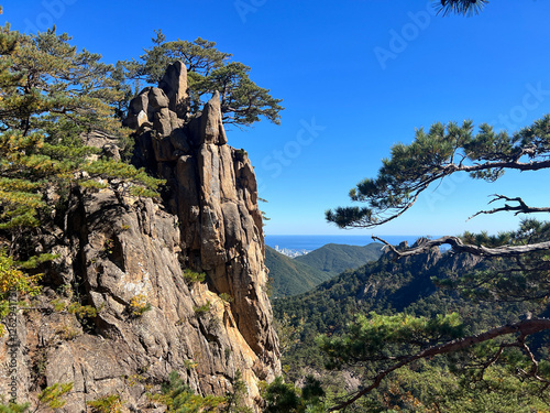 Obraz na płótnie Mountain range at Seoraksan national park w salonie