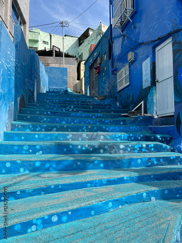 Obraz na płótnie Blue stairs in Huinnyeoul Culture Village w salonie