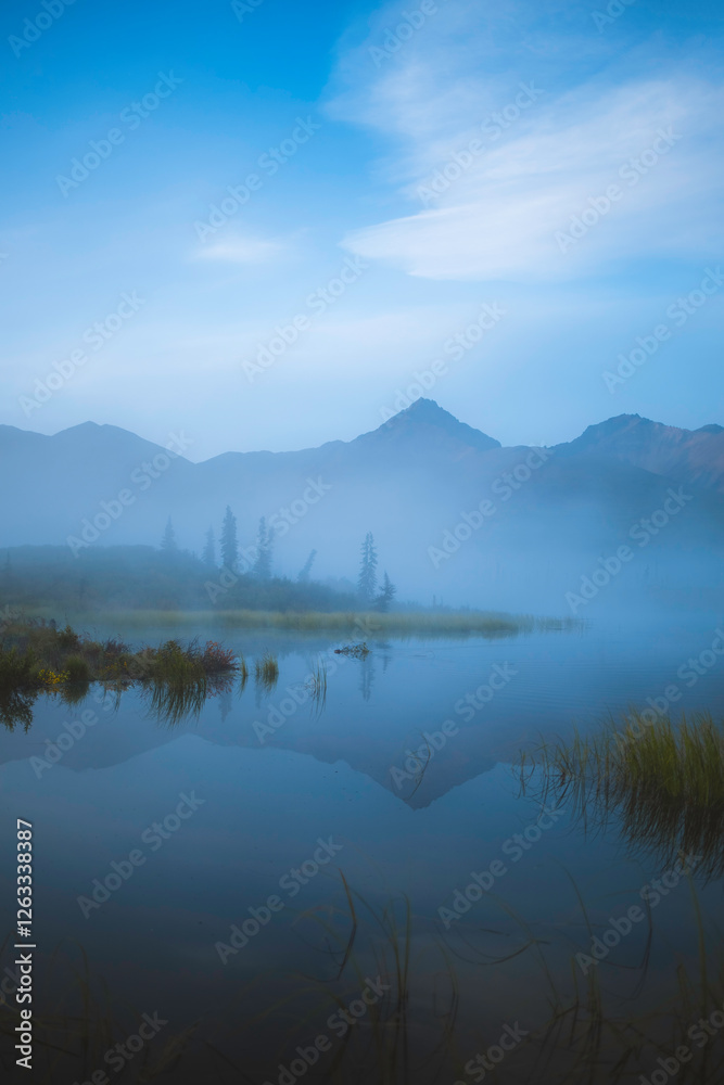 Fototapeta premium lake and mountains