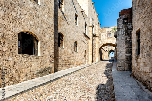 Fototapeta Naklejka Na Ścianę i Meble -  Streets of the Knights in the old town of Rhodes Greece