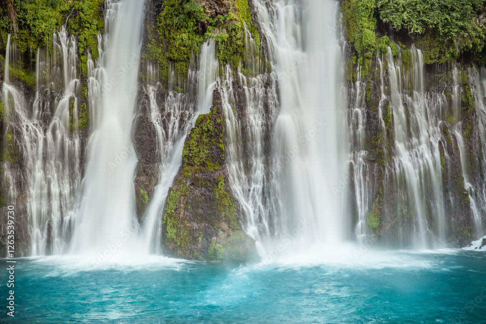 Fototapeta premium Waterfalls Galore