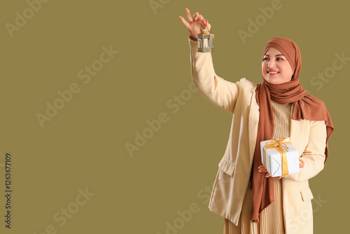 Mature Muslim woman with la...