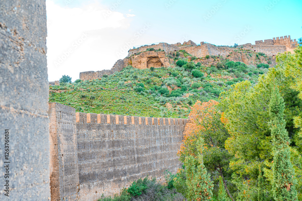 Antiguo e imponente castillo de Sagunto Antiguo e imponente castillo de Sagunto