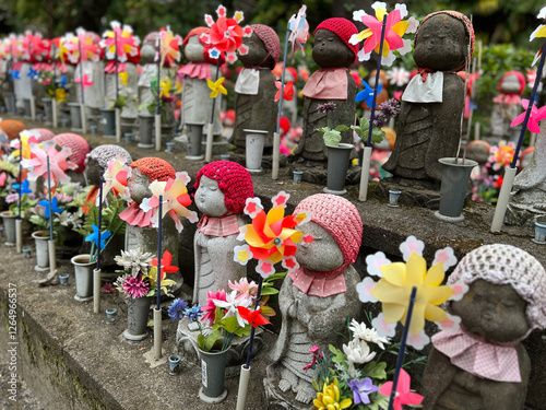 Obraz na płótnie Care guardian deities of children statues at the Zojoji Temple w salonie