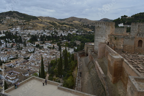Vista da cidade de Granada de dentro de Alhambra